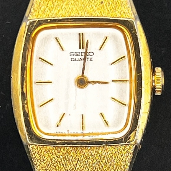 Seiko Vintage Ladies Petite Gold tone Square Watch Working - Picture 5 of 11